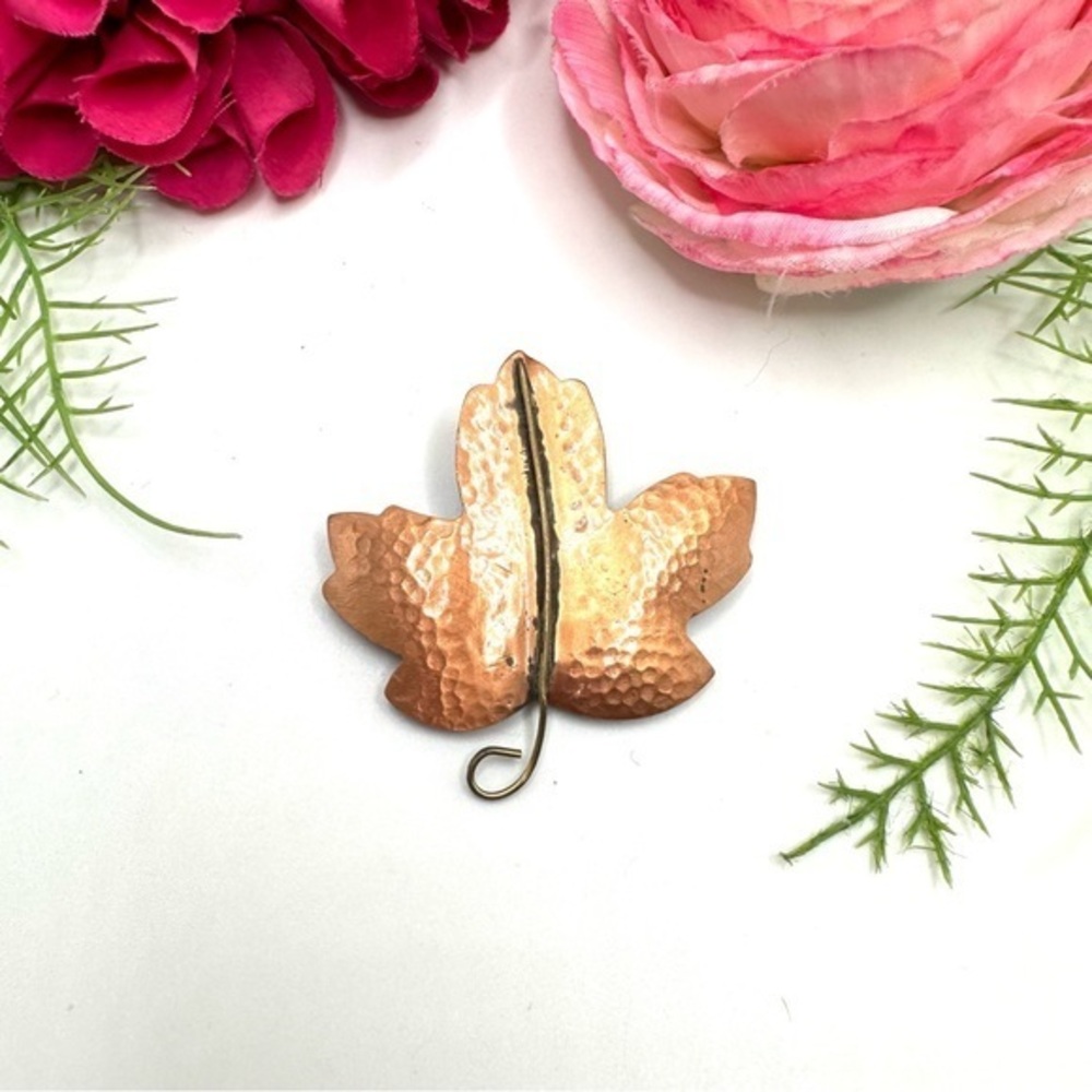 VINTAGE⚜️Artisan COPPER Hammered Leaf Brooch